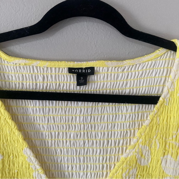 Torrid Midi Swiss Dot Shirred Dress Emma Floral Yellow Size 3 - Picture 6 of 8